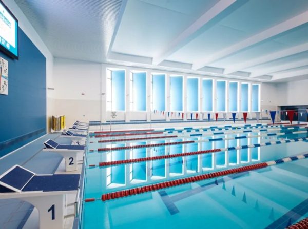 la-piscina-coperta-del-college-di-eastbourne