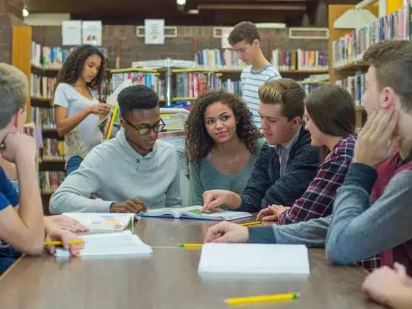 lavoro-di-gruppo-per-migliorare-skills-studenti