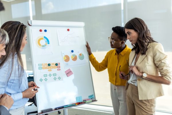 lavoro-di-squadra-analizzazione-proposte-economiche