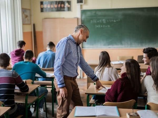 insegnante con i studenti