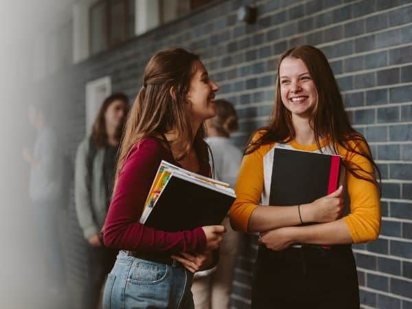 gli studenti dopo scuola